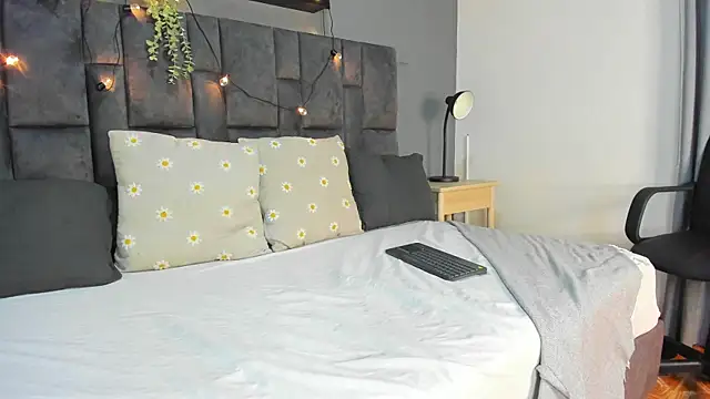 RiriiBrunette   online show from November 2025 07:43:01 PM