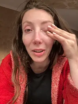 Snapshot of HellaryTourent chatting on October 2025 07:26:02 PM HellaryTourent online show from October 2025 07:26:02 PM