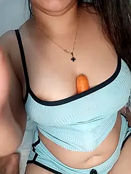 Queen-15 online show from September 2025 11:21:01 PM