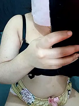 Queen-15 online show from January 2026 04:00:01 PM