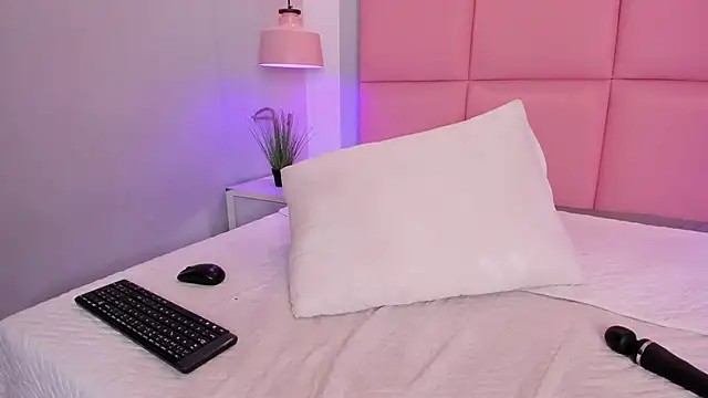 JulianaValencia online show from February 2026 02:53:01 AM