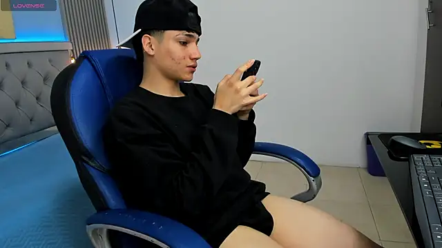 SamBlack  online show from April 2026 01:22:02 PM