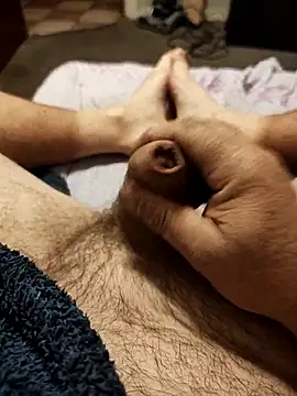 Snapshot of hubbyfun19 chatting on September 2025 04:36:02 AM hubbyfun19 online show from September 2025 04:36:02 AM