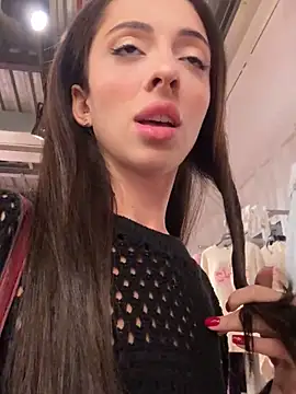 Yesmoree online show from September 2025 01:34:02 PM