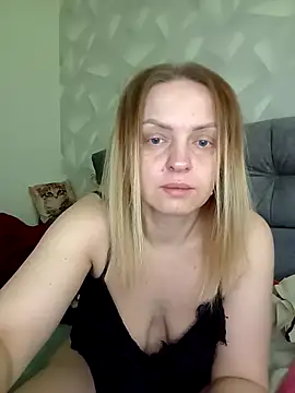 Ami Foxy online show from May 2026 05:56:01 AM