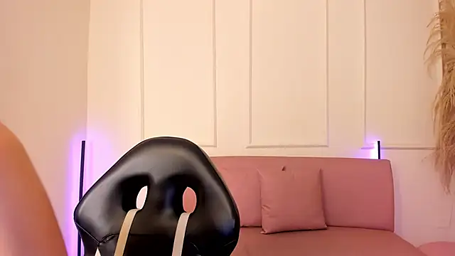 Lilily lv online show from December 2025 12:22:02 PM