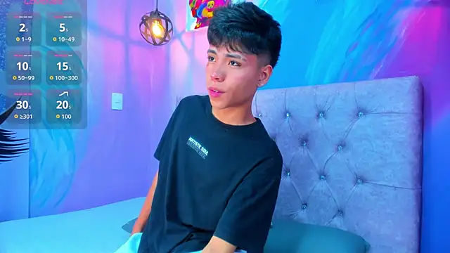 MaxiWildd online show from April 2026 01:13:02 PM