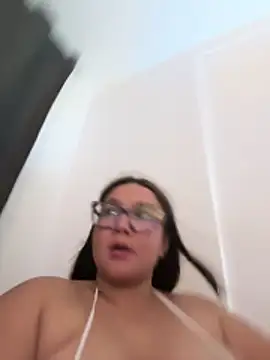 Kyleighc online show from May 2026 11:12:03 PM
