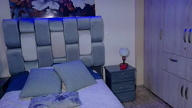 Snapshot of saramikaelson chatting on September 2025 08:53:02 PM saramikaelson online show from September 2025 08:53:02 PM