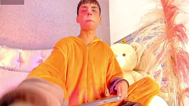 PrincePoppy online show from September 2025 08:33:02 PM