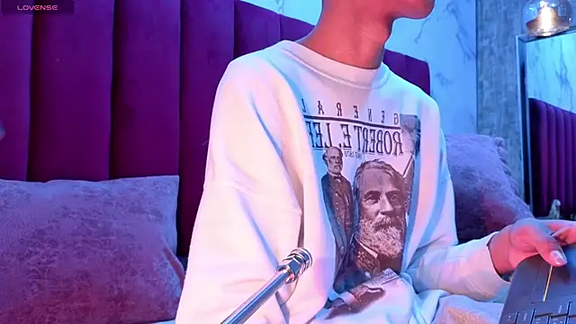 PrincePoppy online show from April 2026 02:31:01 AM