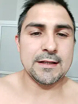 Snapshot of Bradd_32 chatting on October 2025 12:50:02 AM Bradd 32 online show from October 2025 12:50:02 AM