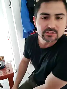 Snapshot of Bradd_32 chatting on October 2025 04:35:02 PM Bradd 32 online show from October 2025 04:35:02 PM