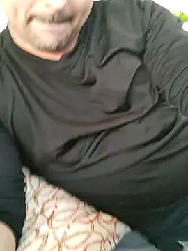 Snapshot of Bradd_32 chatting on October 2025 05:04:02 PM Bradd 32 online show from October 2025 05:04:02 PM