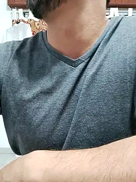 Snapshot of Bradd_32 chatting on November 2025 02:01:02 AM Bradd 32 online show from November 2025 02:01:02 AM