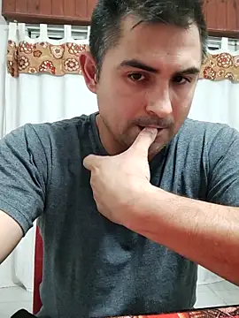 Snapshot of Bradd_32 chatting on February 2026 02:37:01 AM Bradd 32 online show from February 2026 02:37:01 AM