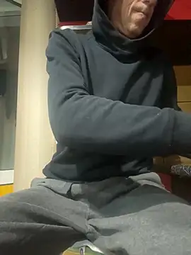 adiluci1 online show from October 2025 05:35:02 PM