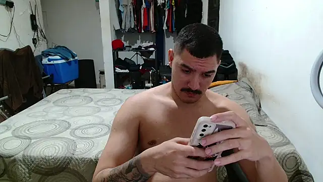 Leonino231 online show from February 2026 10:28:02 PM