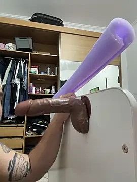 Brsecretbear online show from February 2026 07:20:01 PM