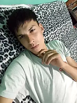 Snapshot of frankitocam4 chatting on December 2025 07:30:02 PM frankitocam4 online show from December 2025 07:30:02 PM