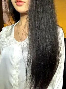 Snapshot of Nhinhi18 chatting on December 2025 03:20:04 PM Nhinhi18 online show from December 2025 03:20:04 PM