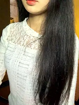 Snapshot of Nhinhi18 chatting on February 2026 04:00:02 PM Nhinhi18 online show from February 2026 04:00:02 PM