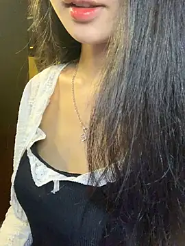 Snapshot of Nhinhi18 chatting on May 2026 03:49:02 PM Nhinhi18 online show from May 2026 03:49:02 PM