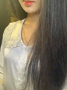 Snapshot of Nhinhi18 chatting on May 2026 02:12:01 PM Nhinhi18 online show from May 2026 02:12:01 PM