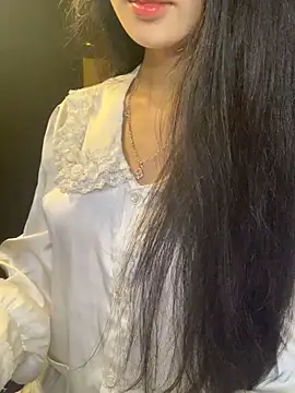 Snapshot of Nhinhi18 chatting on May 2026 04:04:02 PM Nhinhi18 online show from May 2026 04:04:02 PM