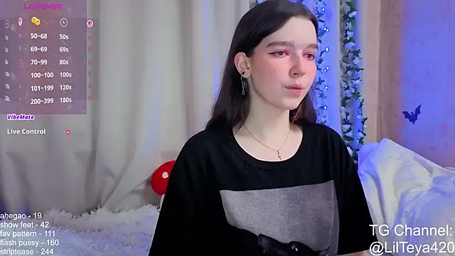 Snapshot of little_Teya chatting on October 2025 07:21:02 PM little Teya online show from October 2025 07:21:02 PM