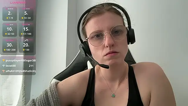 Snapshot of BustyKellyXXX chatting on May 2026 09:27:01 AM BustyKellyXXX online show from May 2026 09:27:01 AM