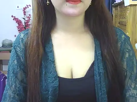 Snapshot of Obonti_2000 chatting on February 2026 06:05:01 PM Obonti 2000 online show from February 2026 06:05:01 PM