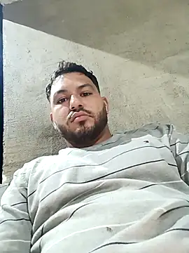 Frank0021 online show from November 2025 01:37:01 AM