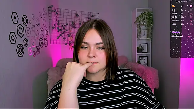 lorraine carter online show from October 2025 07:22:02 PM