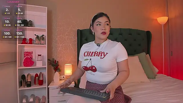 Snapshot of naughty_fun_room chatting on November 2025 11:04:02 PM naughty fun room online show from November 2025 11:04:02 PM