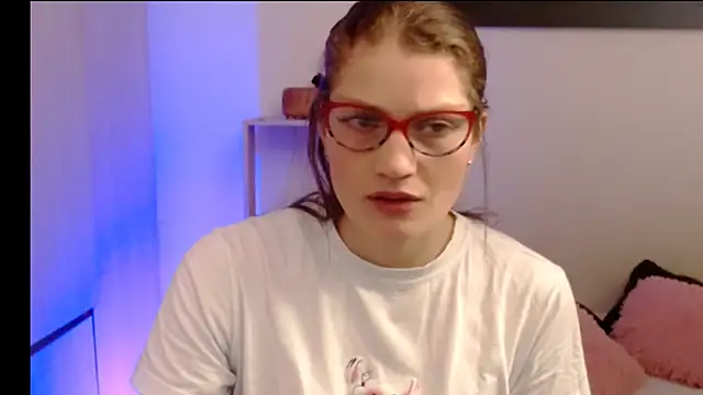 Camila-ventura online show from June 2026 01:02:02 PM