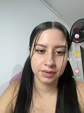 Snapshot of lucy_grey25 chatting on May 2026 11:10:01 PM lucy grey25 online show from May 2026 11:10:01 PM