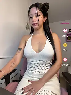 lucy grey25 online show from May 2026 07:15:01 PM