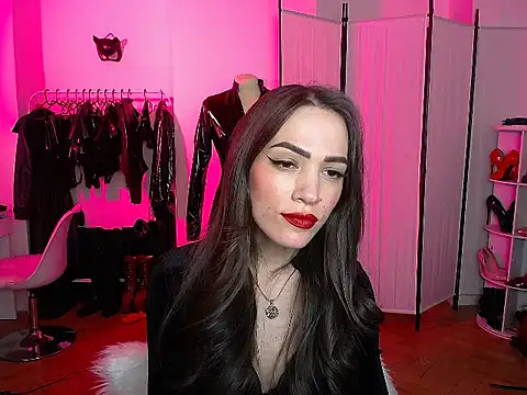 Snapshot of AlienaMoore chatting on March 2026 04:57:01 PM AlienaMoore online show from March 2026 04:57:01 PM