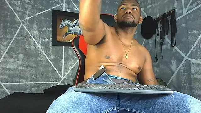 Snapshot of big_blackmen19 chatting on March 2026 01:20:01 AM big blackmen19 online show from March 2026 01:20:01 AM
