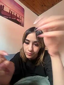 Snapshot of Babylovetiernax chatting on November 2025 06:19:02 PM Babylovetiernax online show from November 2025 06:19:02 PM