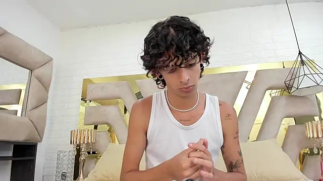 Ibratxandy online show from September 2025 07:13:01 PM