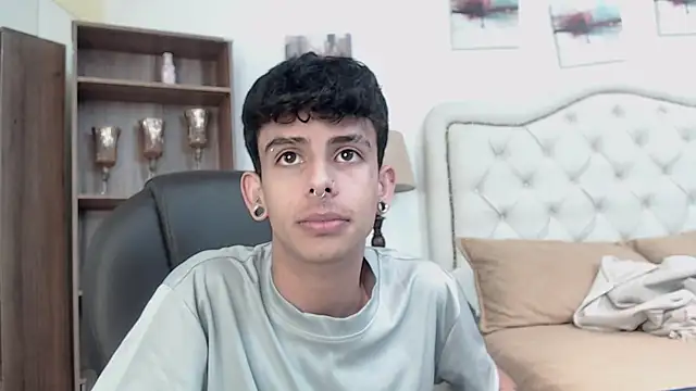 Ibratxandy online show from April 2026 07:16:02 PM