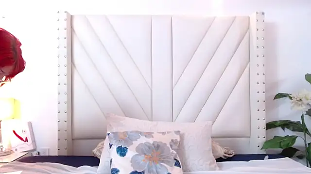 Snapshot of Ronnetemalbec chatting on December 2025 12:44:02 PM Ronnetemalbec online show from December 2025 12:44:02 PM