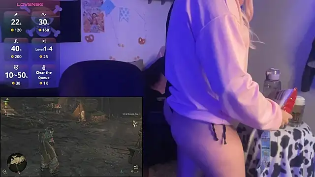 Snapshot of PixelKitty_ chatting on October 2025 10:28:02 PM PixelKitty online show from October 2025 10:28:02 PM