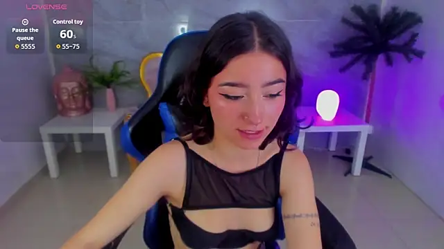 venuss09 s online show from November 2025 03:00:01 PM