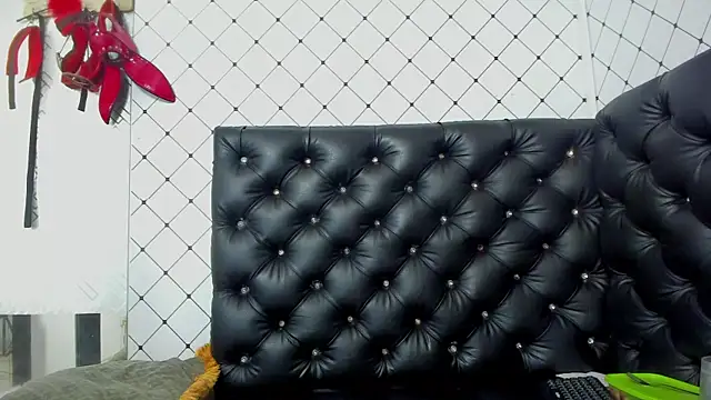 EMMA SANTANA online show from September 2025 07:30:02 PM