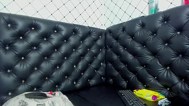 EMMA SANTANA online show from October 2025 07:44:02 PM