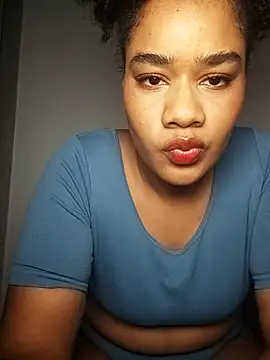 Snapshot of Maaaar_ chatting on October 2025 02:05:01 PM Maaaar online show from October 2025 02:05:01 PM