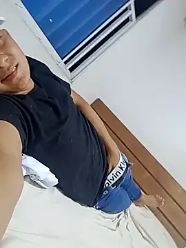 Snapshot of DeivanR_6 chatting on October 2025 01:00:02 AM DeivanR 6 online show from October 2025 01:00:02 AM